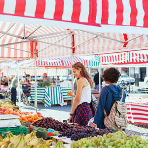 Wochenmarkt Obst- und Gemüsestand
