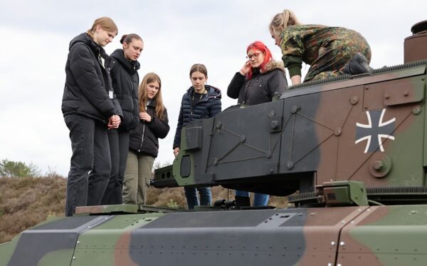 GIRLS’DAY AN DER WTD 91