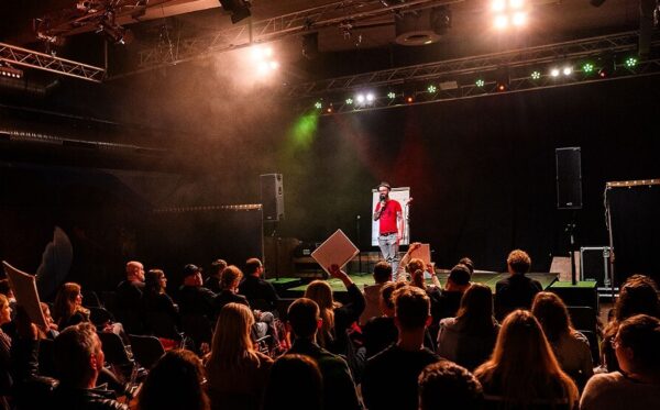 3.. 2.. 1.. ACHTUNG RADIOACTIVESLAM! – POETRY SLAM
