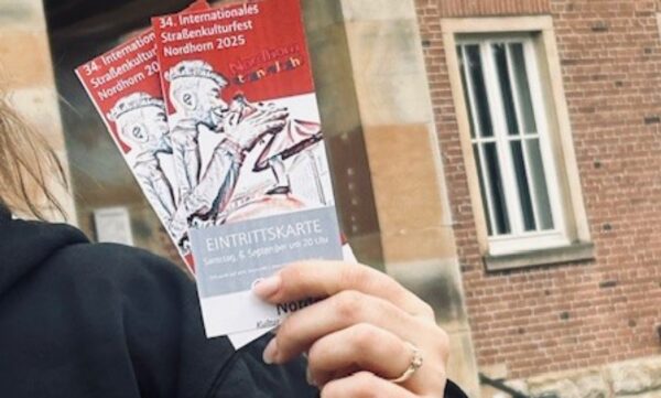 Straßenkulturfest Nordhorn: Vorverkauf für Varieté-Abende startet